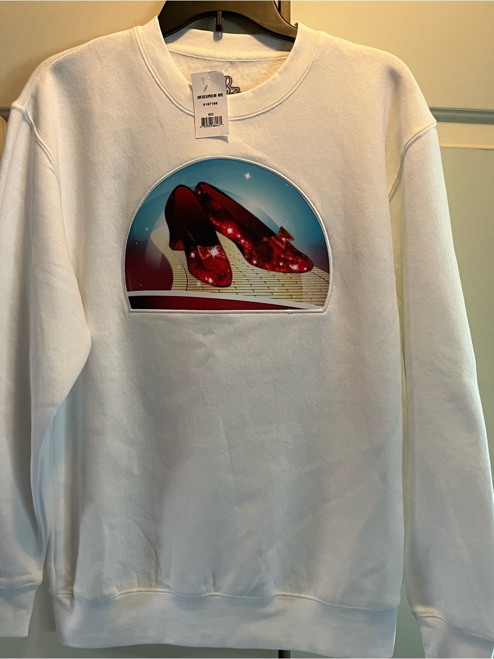 NWT Wizard Of Oz At The Sphere Red Ruby Slippers White Crewneck Size Medium